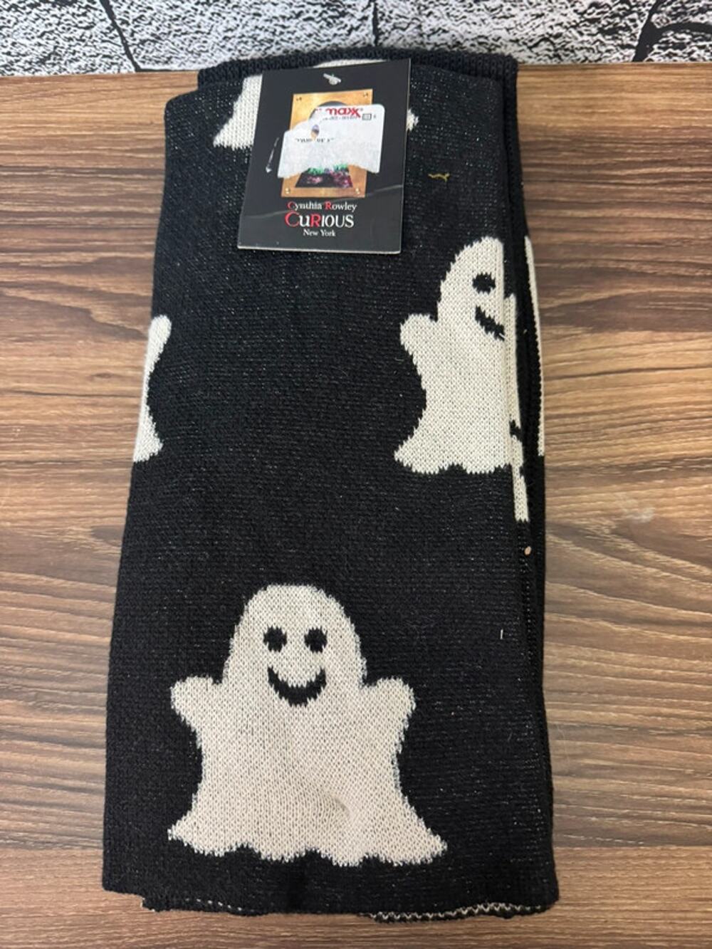 NWT Cynthia Rowley 3 Pack of Ghost Hand towels